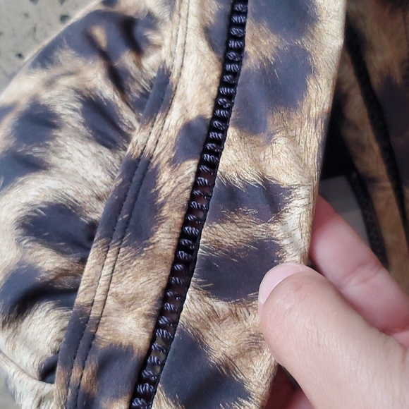 PilyQ Kylie Leopard-Print Triangle Bikini Swim Top Medium - Picture 7 of 14